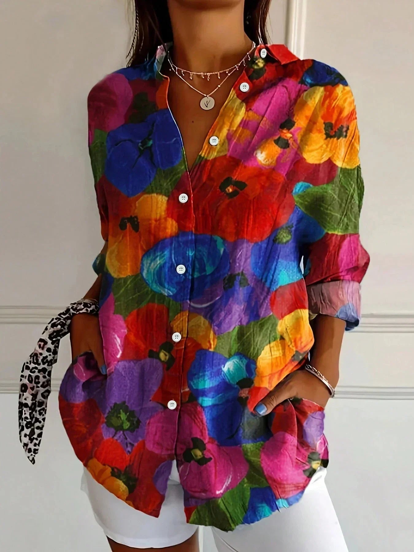 Astrid™ | Kleurrijke blouse met knopen – Lichte stof & snel uitverkocht