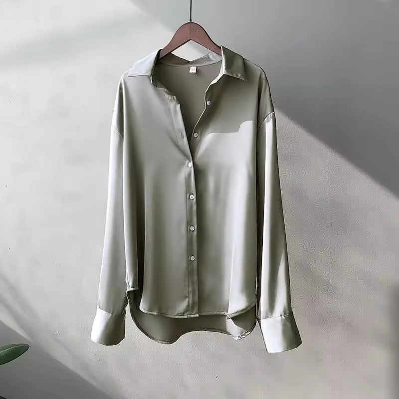 Satin Oversized Knopen Blouse met Lange Mouwen