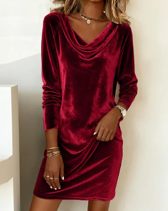 Frosina™ | Luxus Samtkleid mit lockerem Schnitt – Weich, stilvoll & mühelos elegant