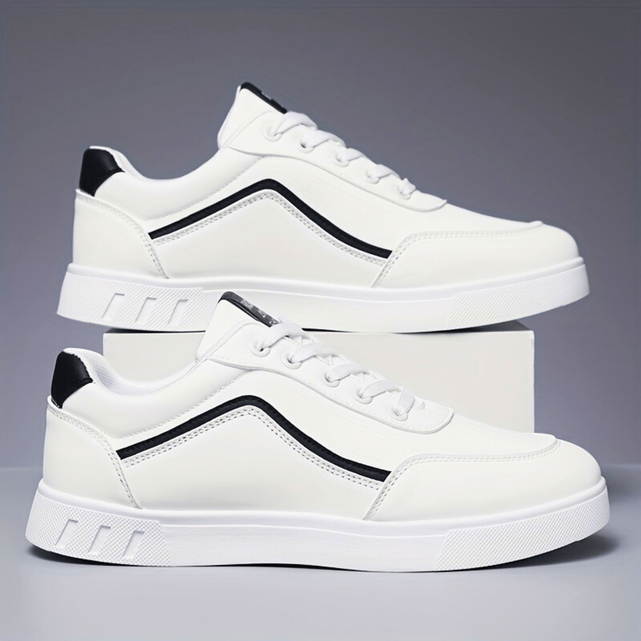 De Caspian Sneaker