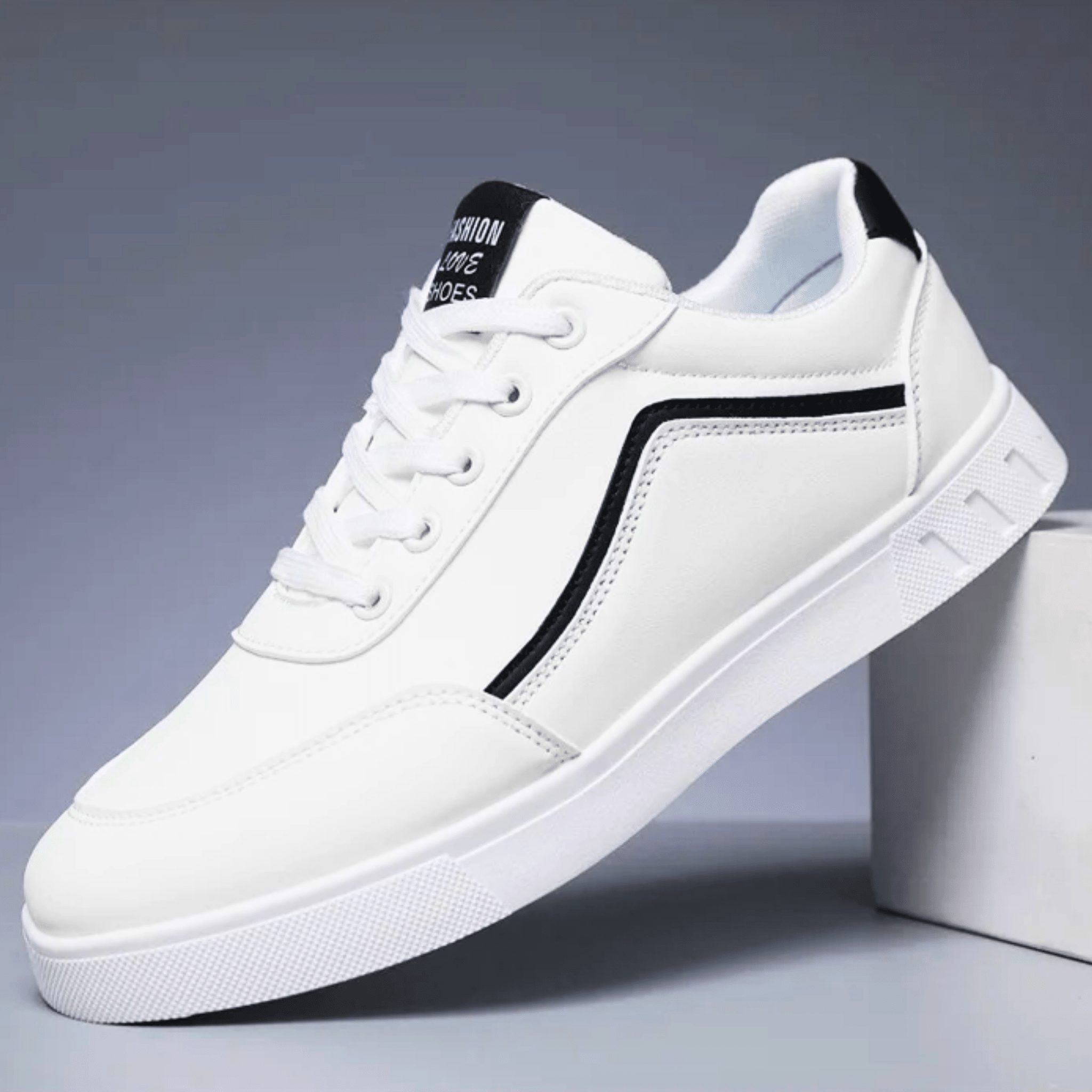 De Caspian Sneaker