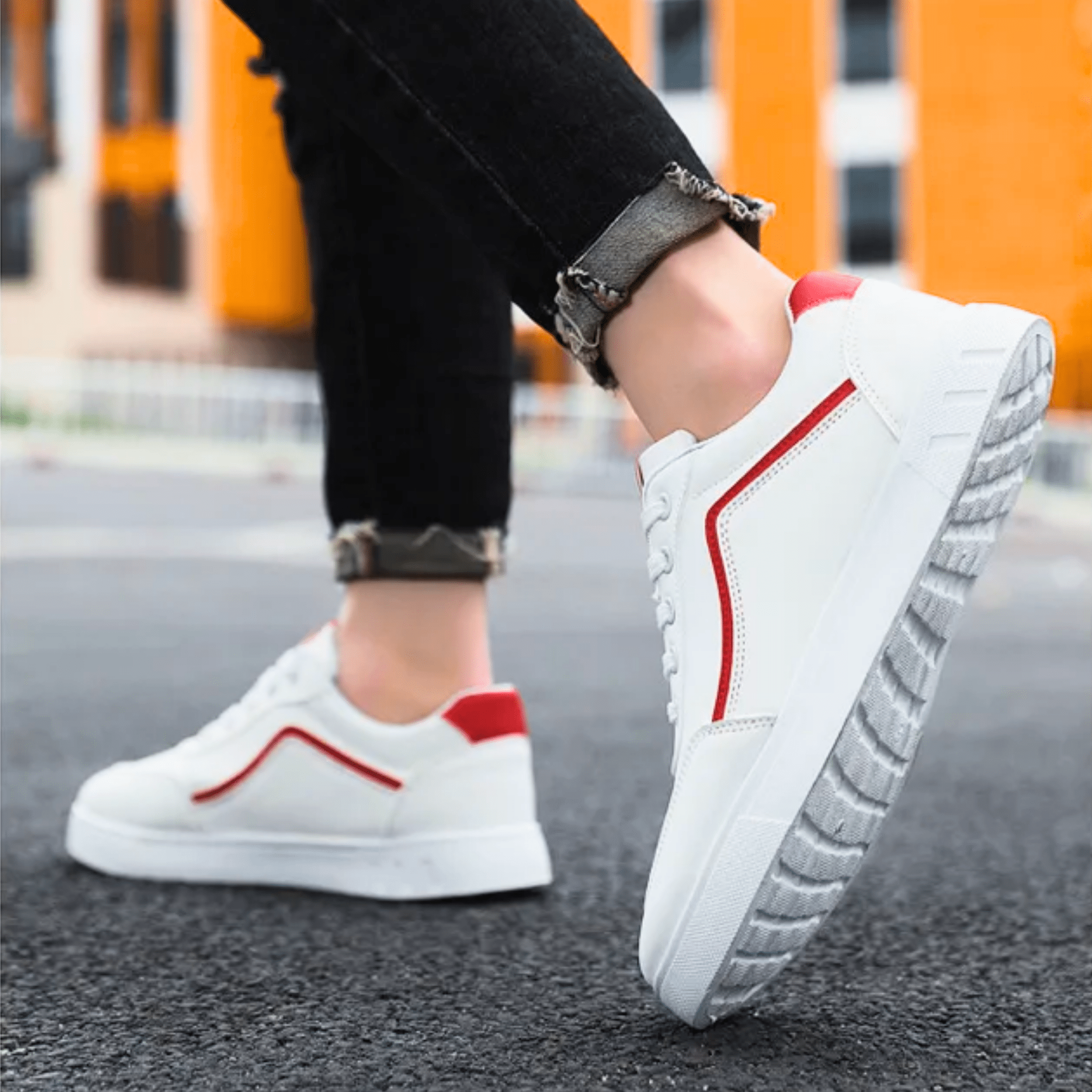 De Caspian Sneaker