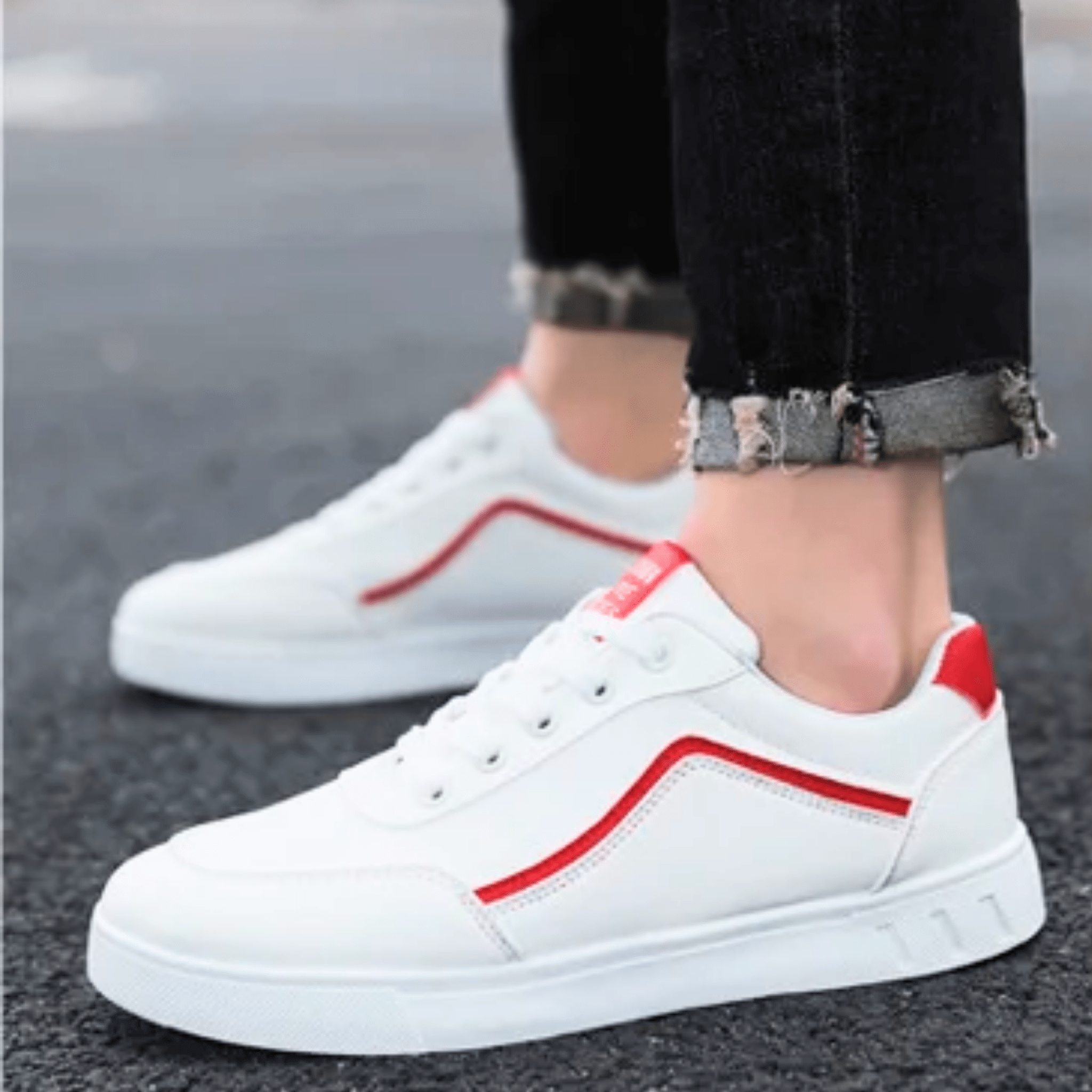 De Caspian Sneaker