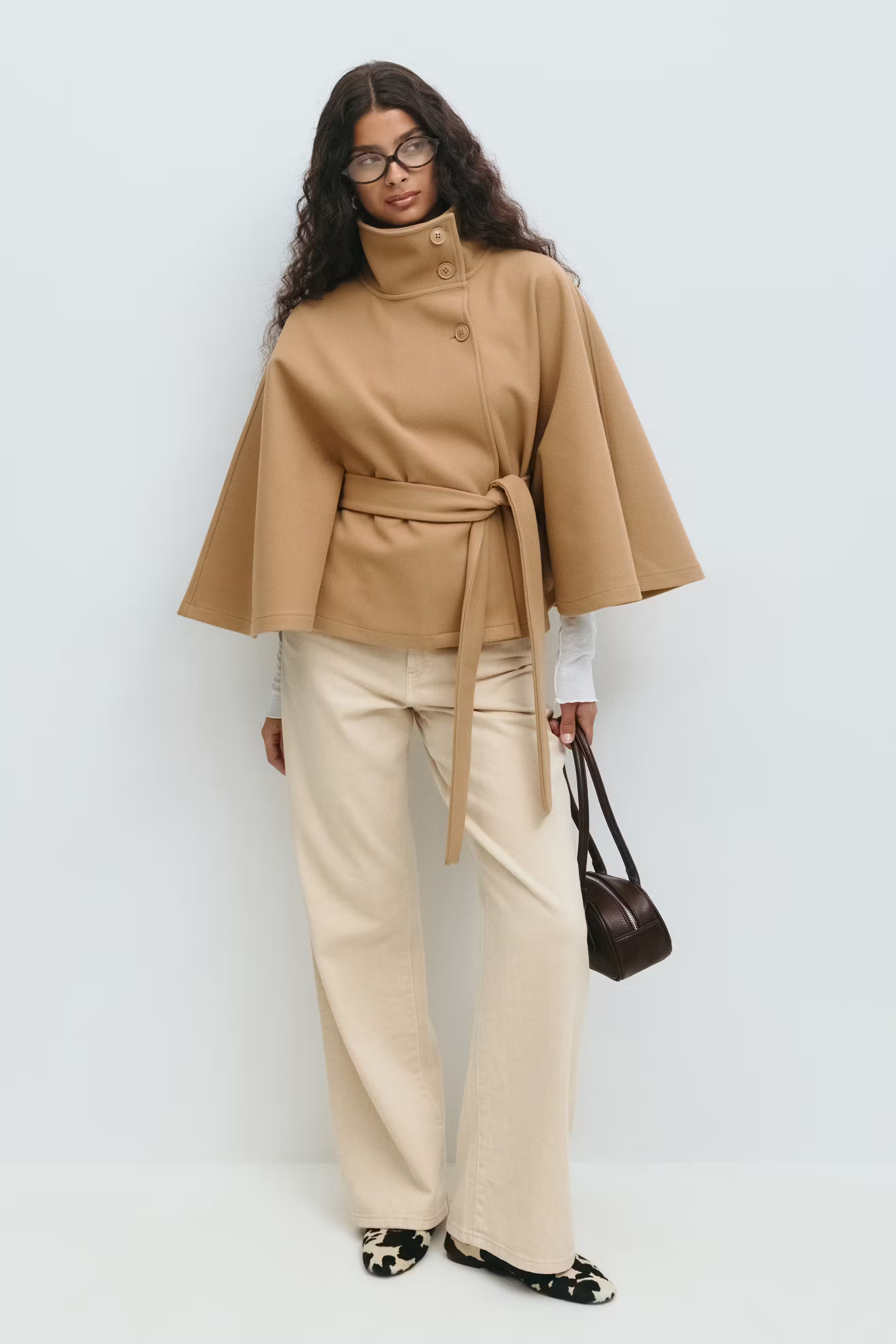 Loreza Capejas | Elegante Damesjas met Ceintuur & Hoge Kraag
