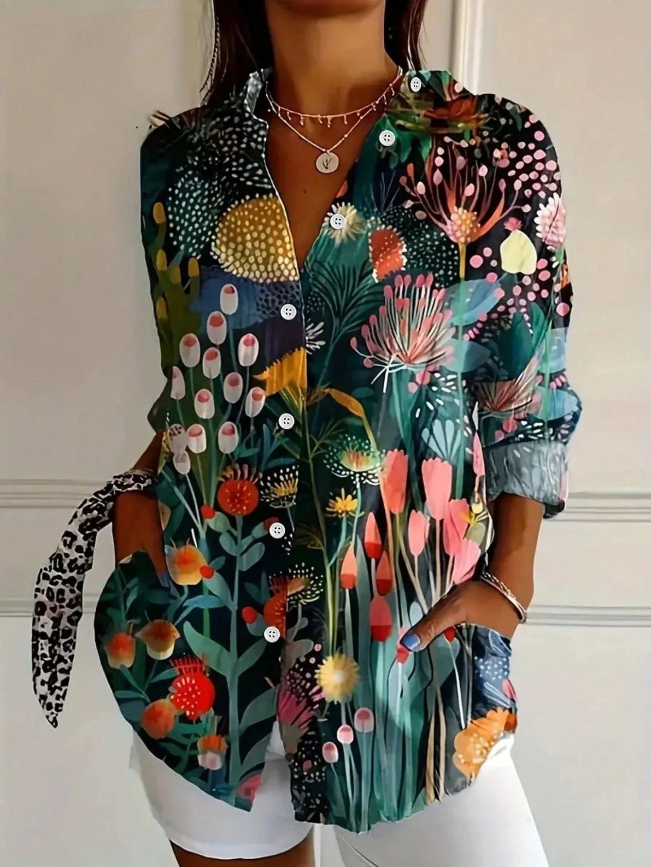Astrid™ | Kleurrijke blouse met knopen – Lichte stof & snel uitverkocht
