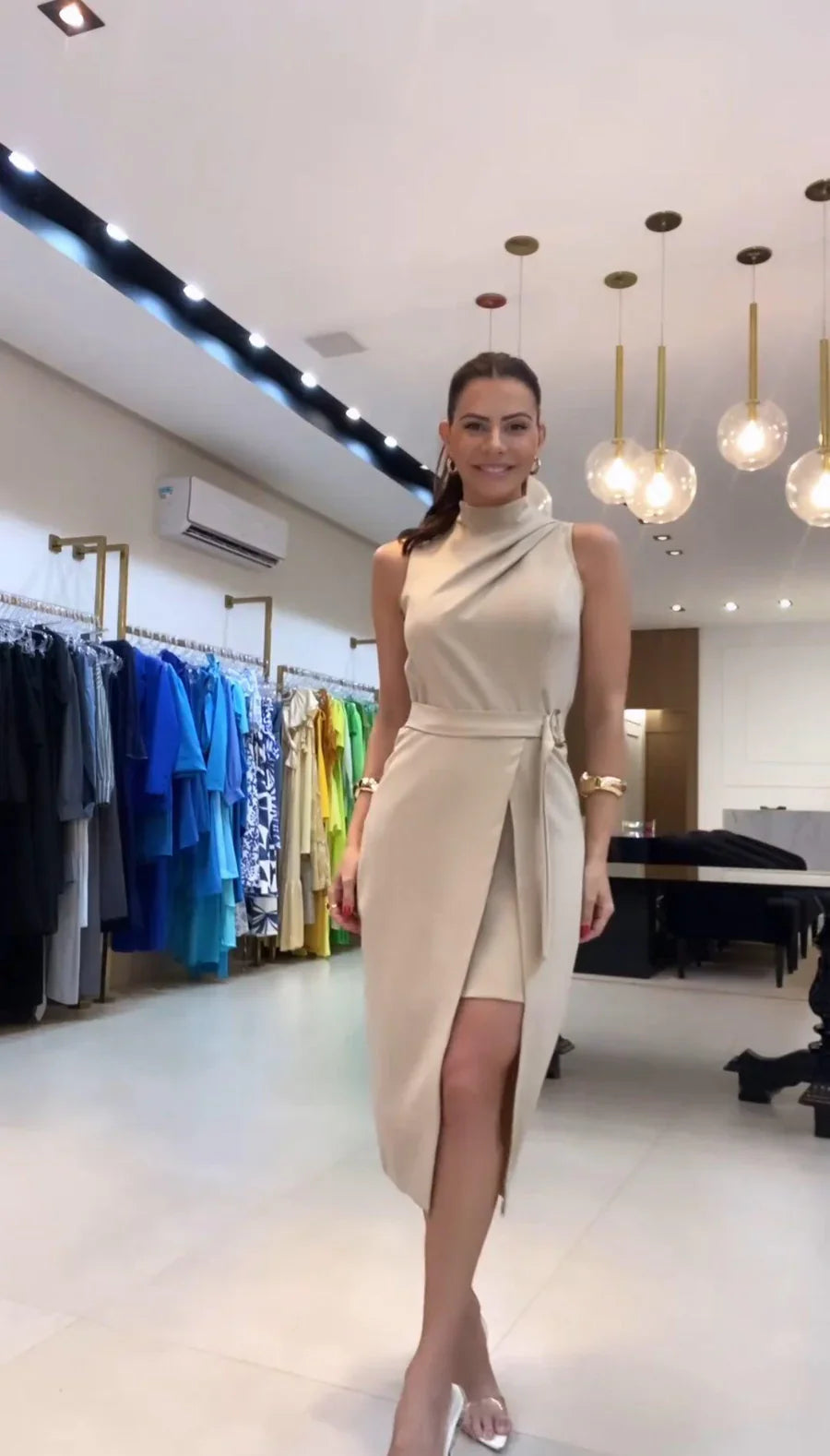 Anneloes™ | Luxe Asymmetrische Jurk – Verfijnde Elegantie & Flatterende Pasvorm