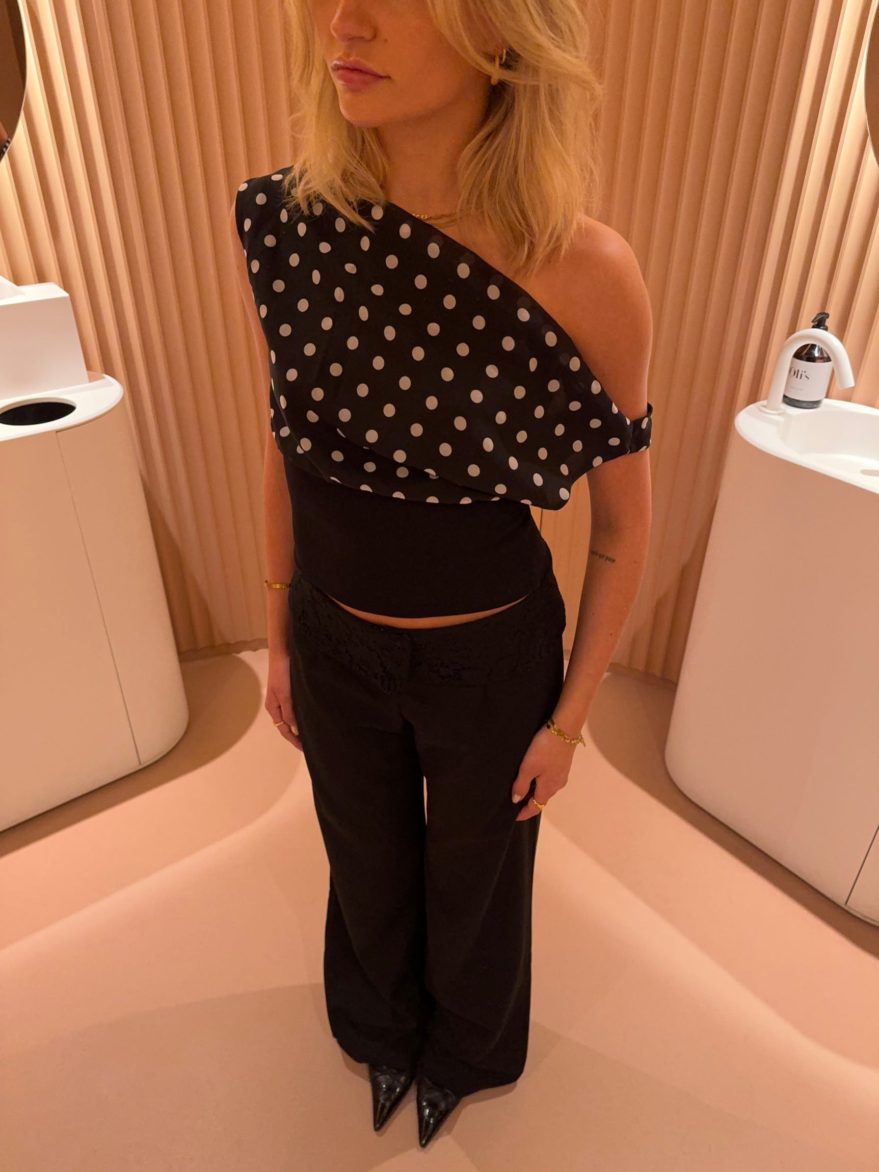 Bloom ™ |  Lina - Polka Dotted Top | Speels & Elegant in Zwart-Wit