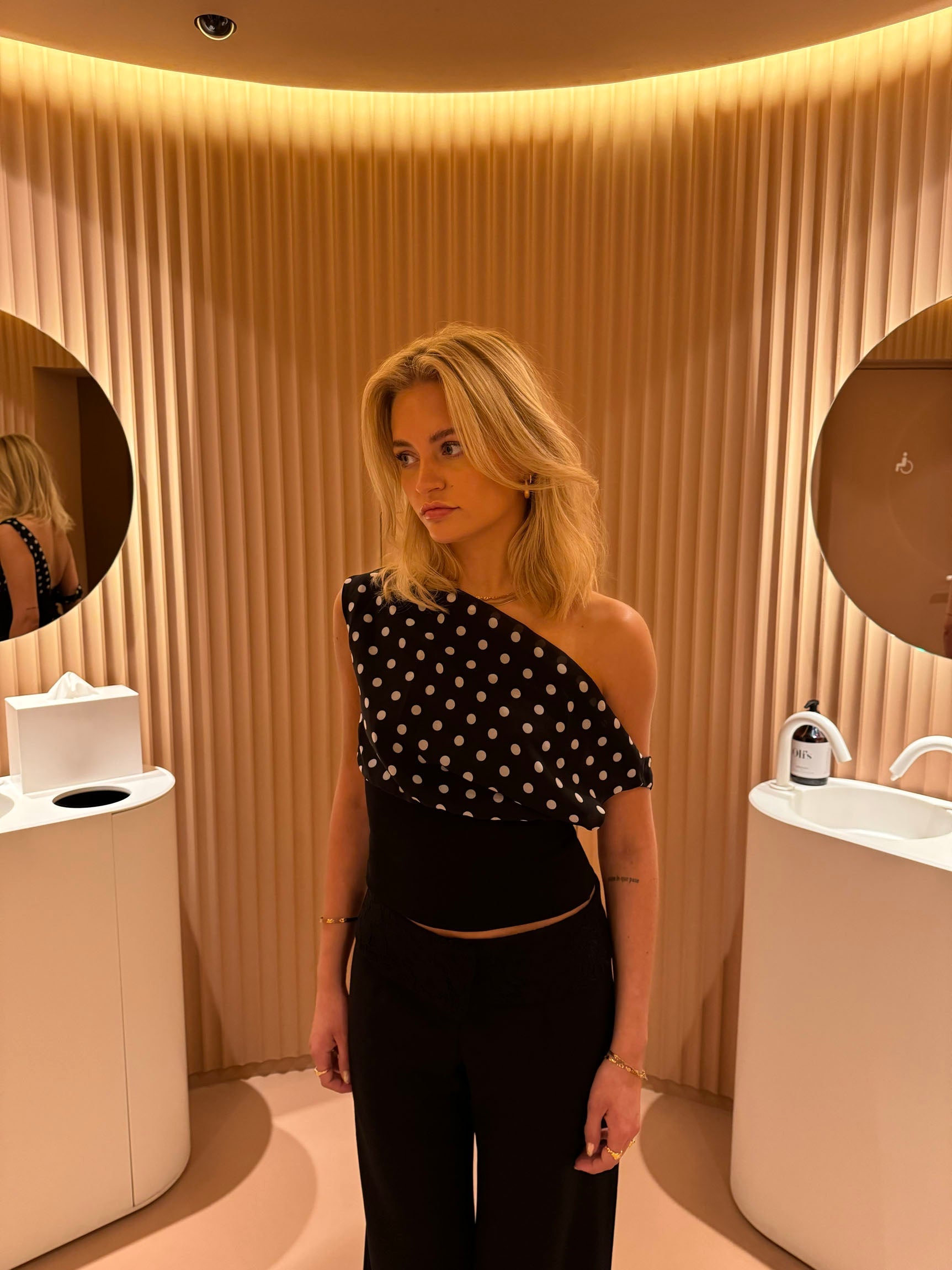 Bloom ™ |  Lina - Polka Dotted Top | Speels & Elegant in Zwart-Wit