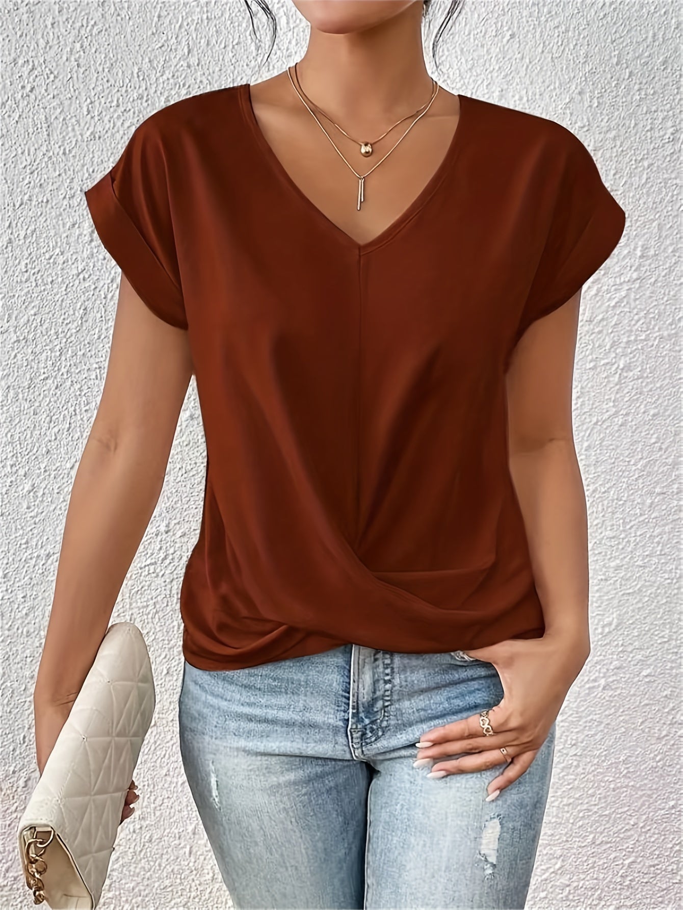 Cleo™ | Premium Soft-Touch Sweetheart T-shirt – Flatterend, zacht en moeiteloos chic