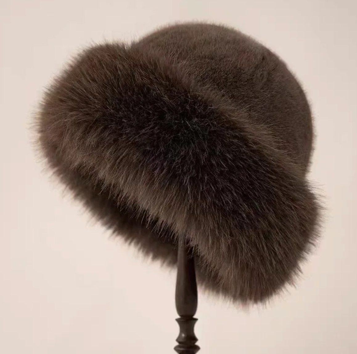 Daphne™ | Elegante dameshoed met pluche rand – Ultieme warmte & bestseller