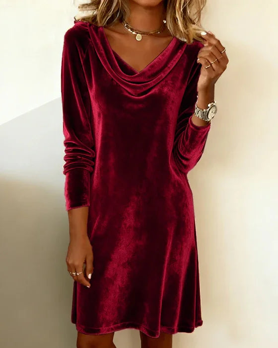 Frosina™ | Luxus Samtkleid mit lockerem Schnitt – Weich, stilvoll & mühelos elegant