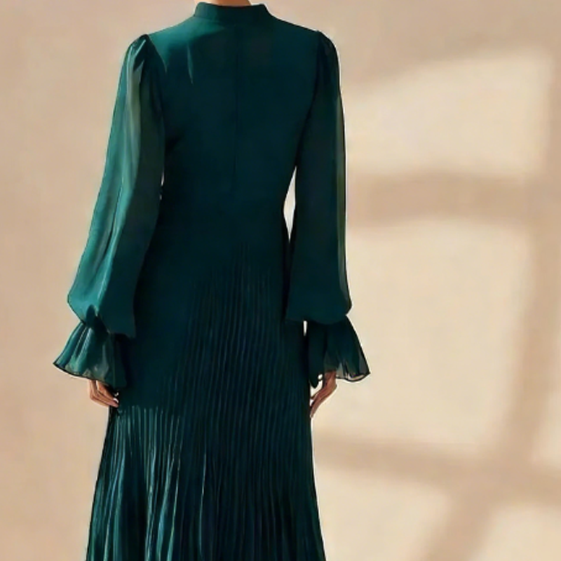 Berit™ | Luxe Plissé Midi Jurk – Elegante Beweging & Tijdloze Vrouwelijkheid