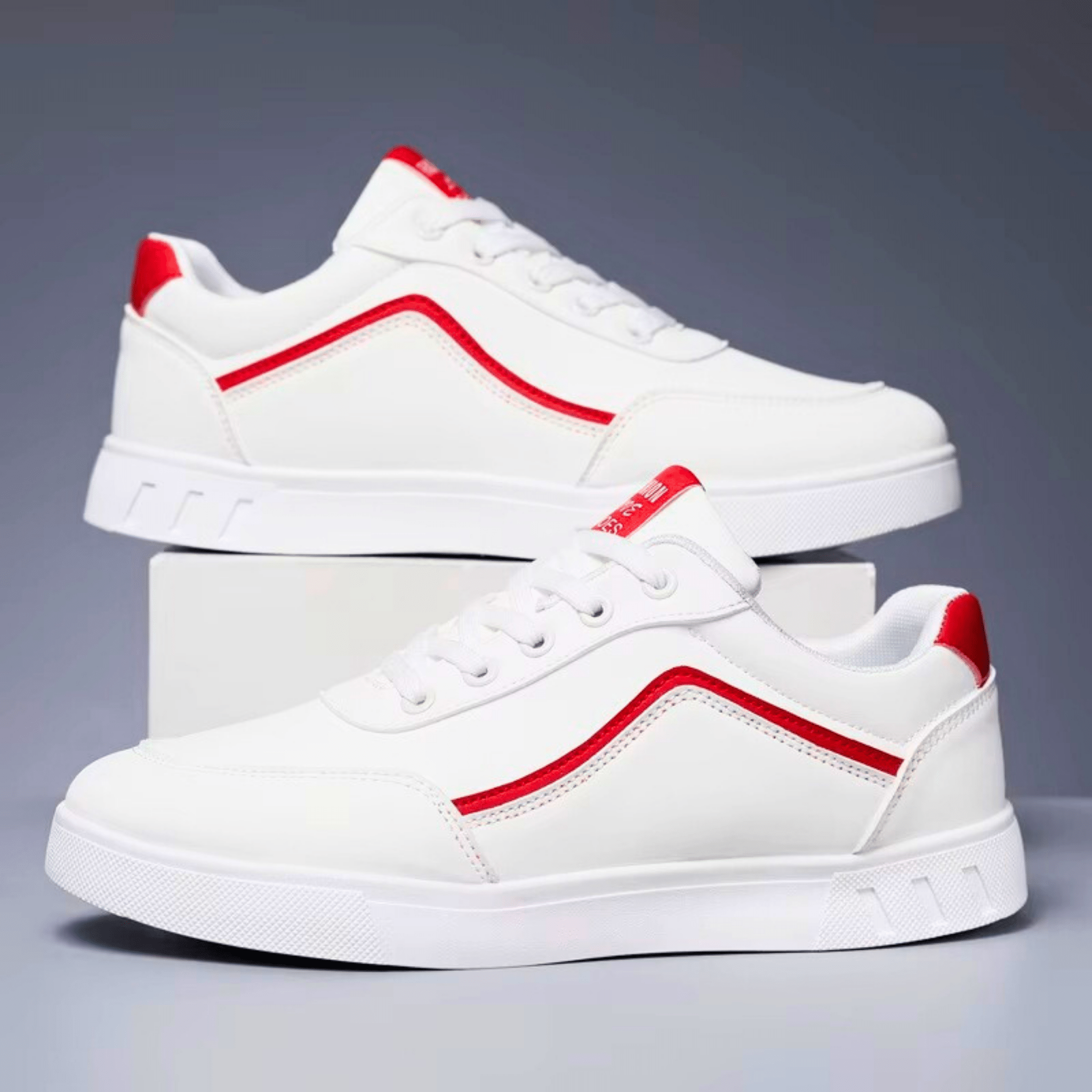 De Caspian Sneaker