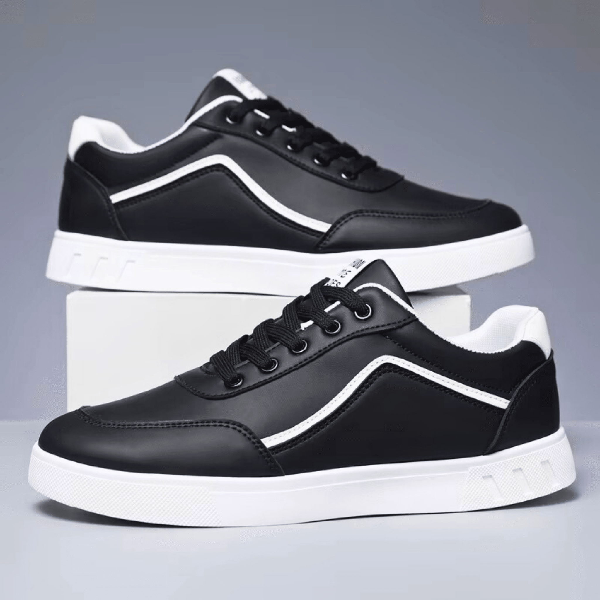 De Caspian Sneaker